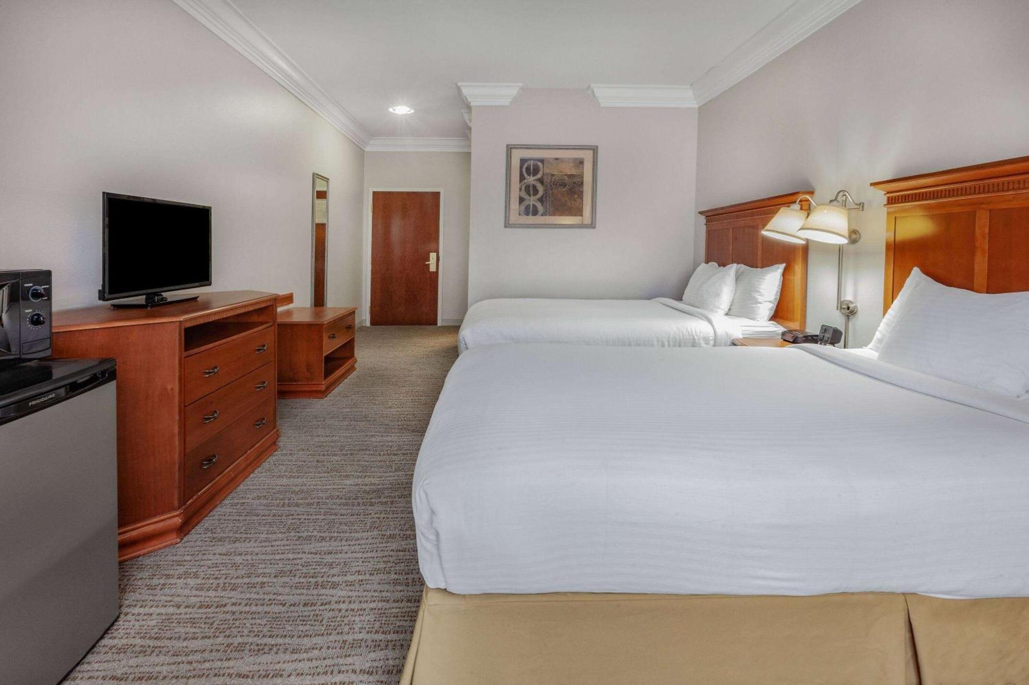 Days Inn By Wyndham Alta Vista Altavista Εξωτερικό φωτογραφία